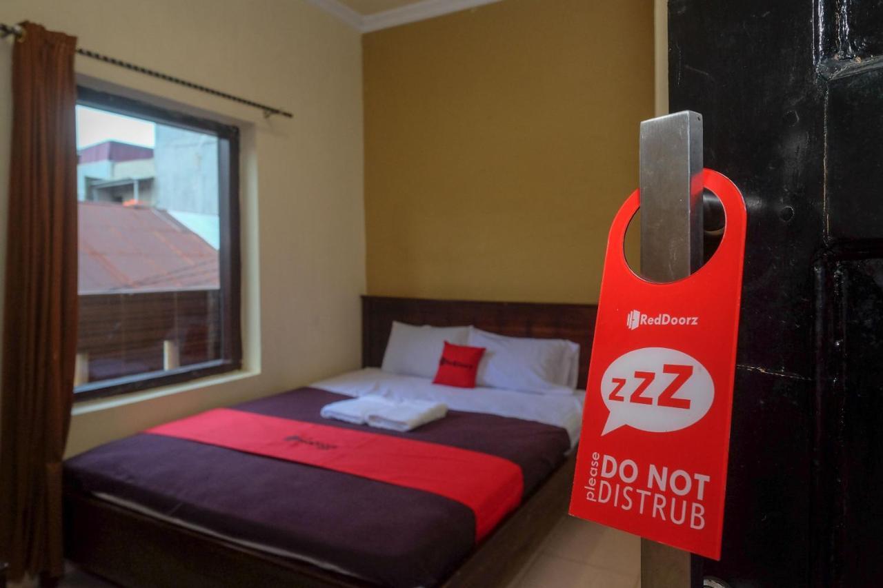 Reddoorz At Hotel Rich Parepare Near Pantai Mattirotasi Exterior foto