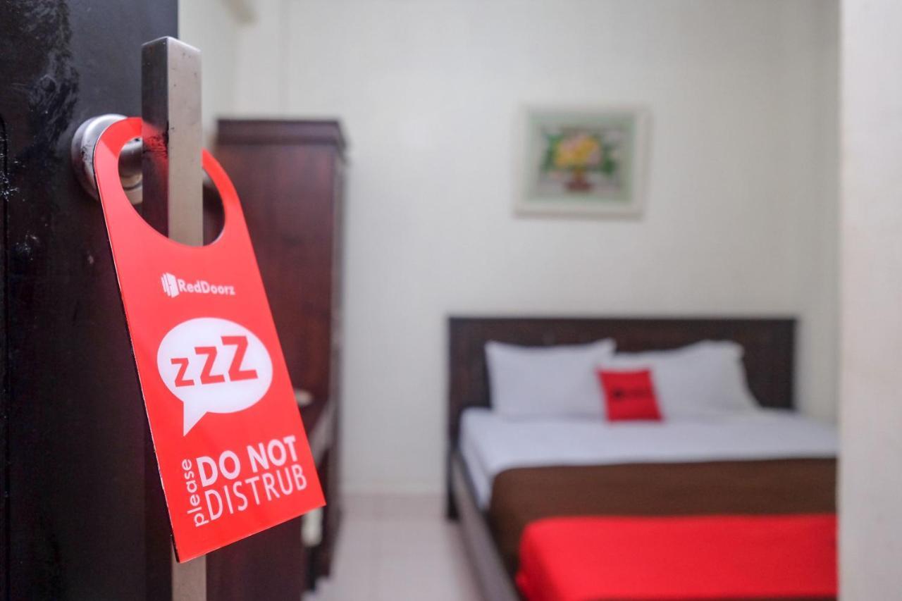 Reddoorz At Hotel Rich Parepare Near Pantai Mattirotasi Exterior foto